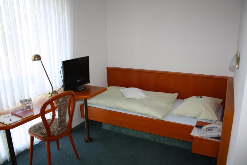Hotel-Doerfler Garni Kahl am Main Стая снимка