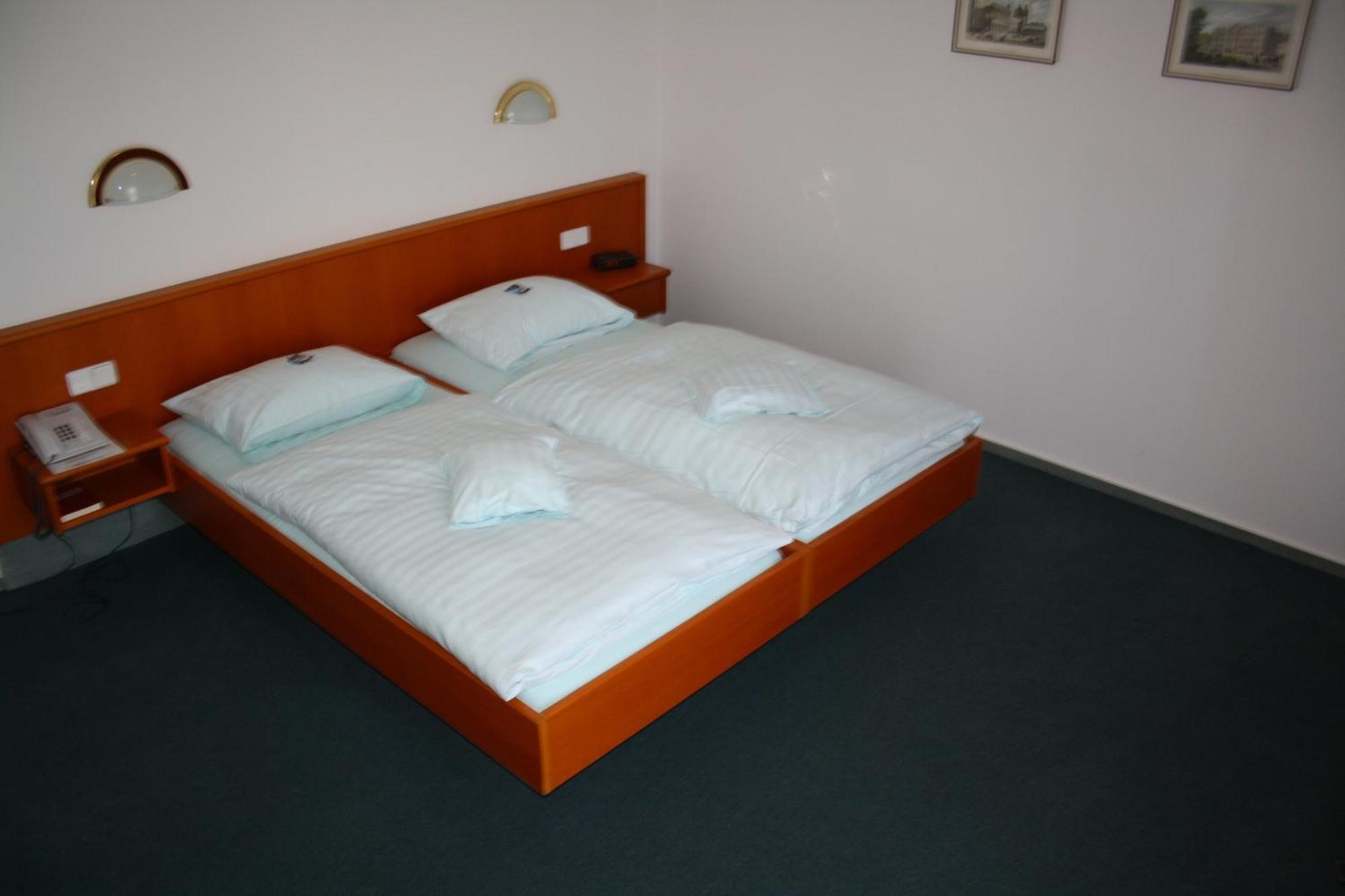 Hotel-Doerfler Garni Kahl am Main Екстериор снимка